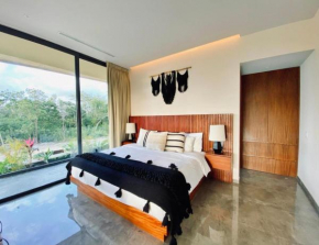 Luxurious Large Studio